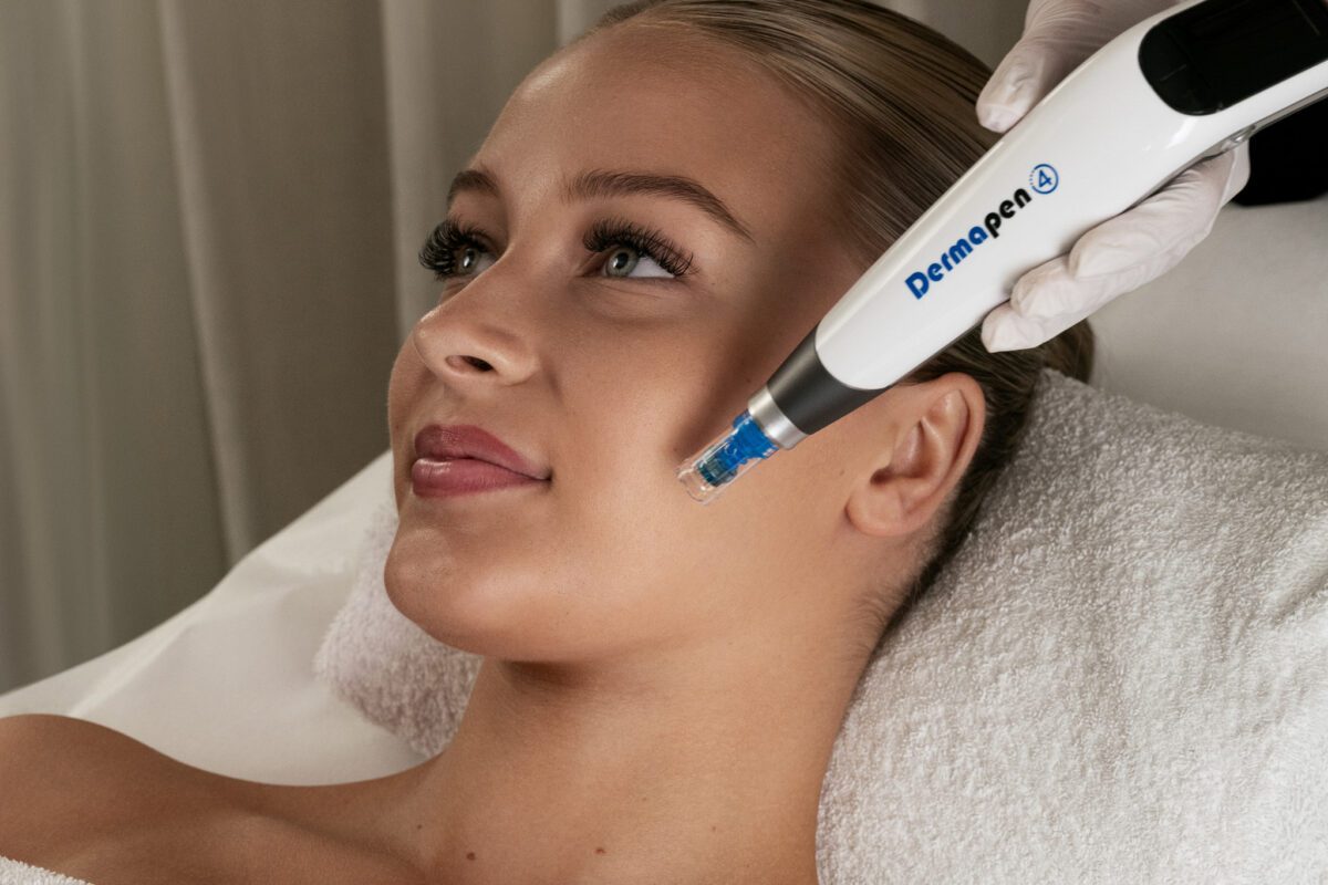 Dermapen-behandling for glattere hud